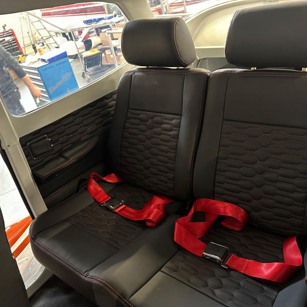 Zborul de agrement cu avionul la munte