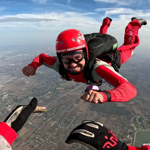 Salt cu parasuta in tandem in formatie