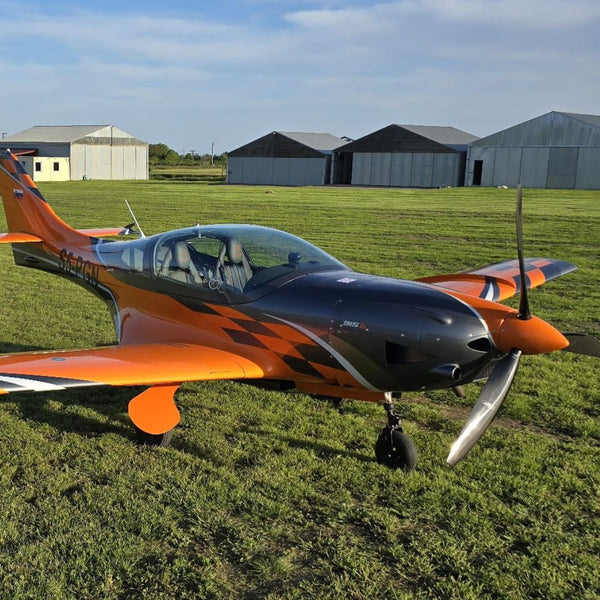 Zbor cu un avion ultrausor si ultrarapid la mare - 300 km/ h