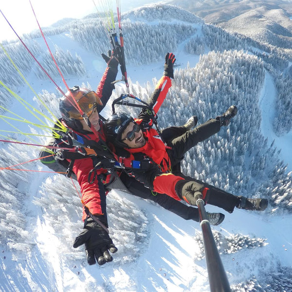 Initiation tandem paragliding flight, with filming