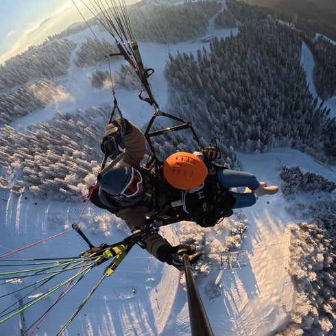 Initiation tandem paragliding flight, with filming