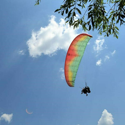 Initiation flight with tandem paraglider in Hategului Country