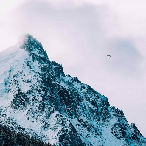 Tandem paragliding flight for a couple, with filming and photos