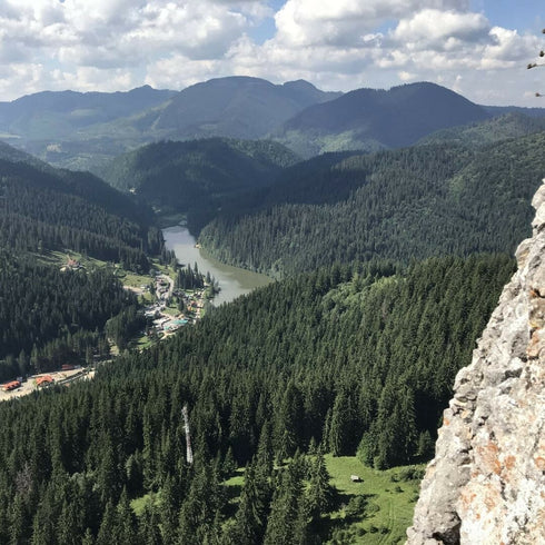 Hiking and snowshoe tour in the Eastern Carpathians