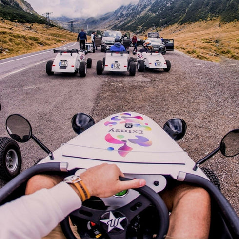 Tur ghidat pe Transfagarasan in masinutele Hot Rod