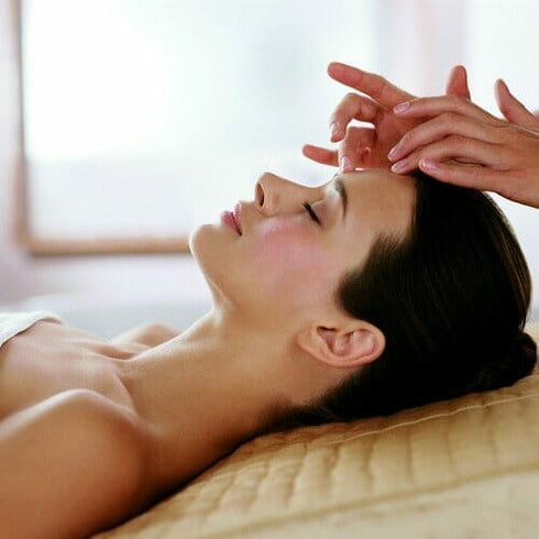 Masaj reflexogen pe meridianele capului cu uleiuri esentiale