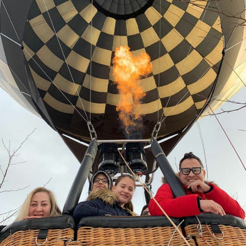 Cerere in casatorie intr-un balon cu aer cald deasupra Clujului