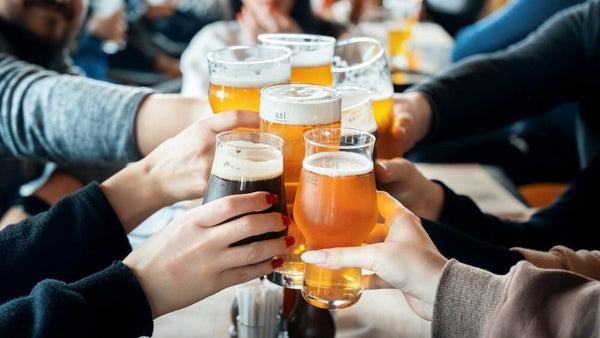 11 idei de cadouri perfecte pentru iubitorii de bere