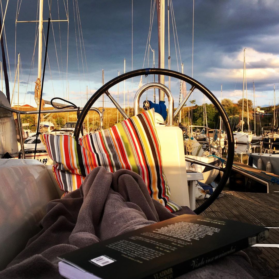 O noapte pe yacht