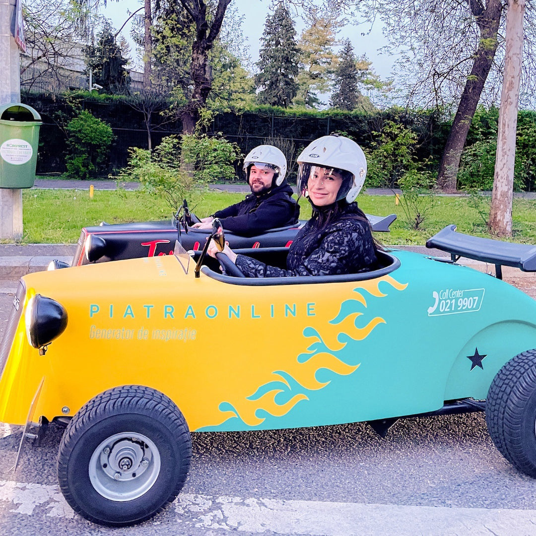 Experiență Hot Rod Fun în București pentru un cuplu alături de un grup