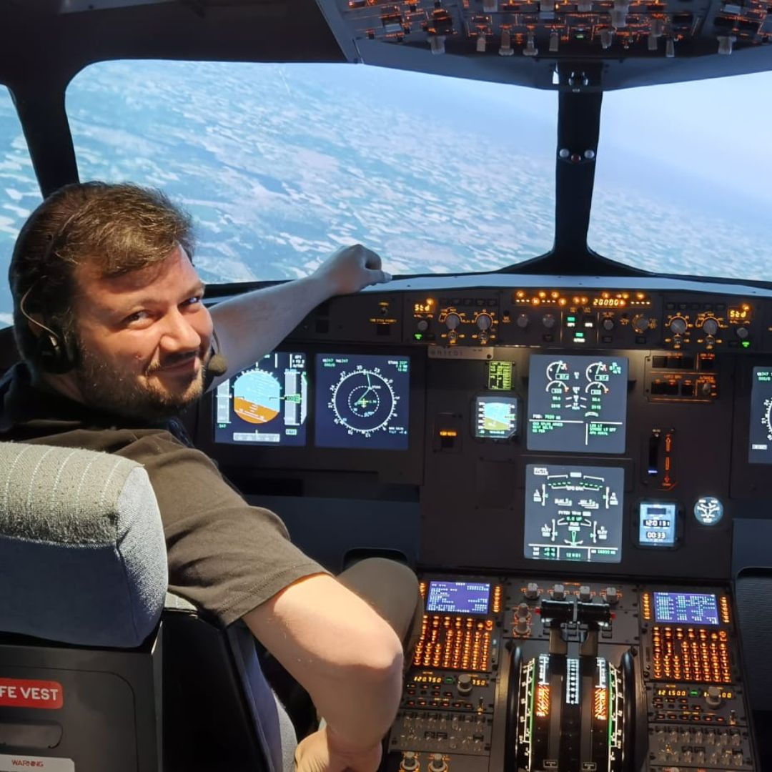 Simulator avioane Airbus A320 - Otopeni | Experiență pilot