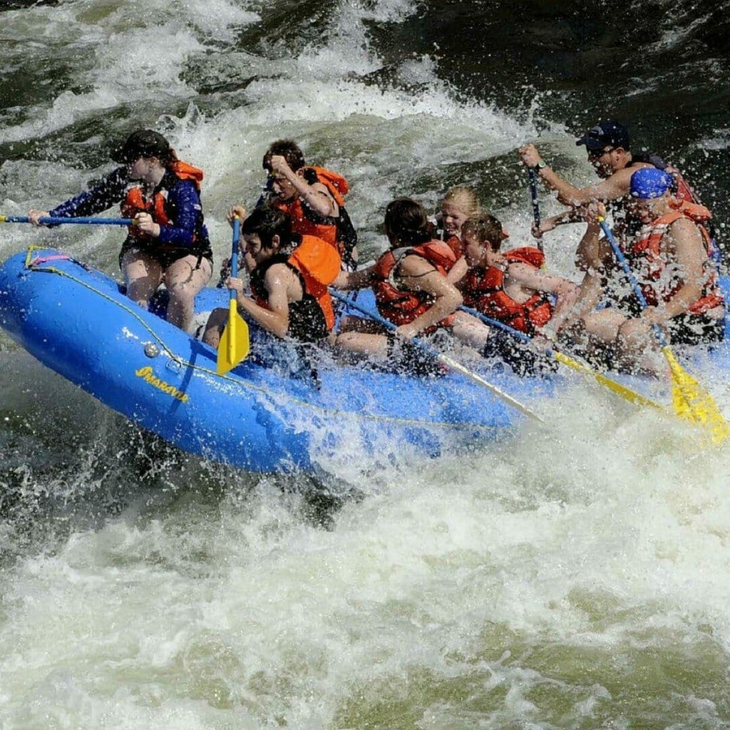 Rafting and adrenaline on Jiu