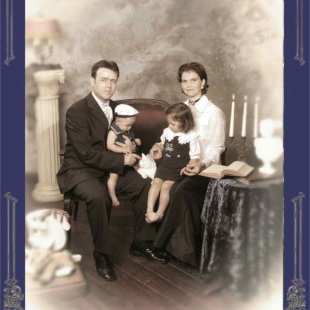 Vintage Photo Shoot - Journey Through Time | CadouriPerfecte
