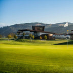 Escapada romantica pe terenul de golf