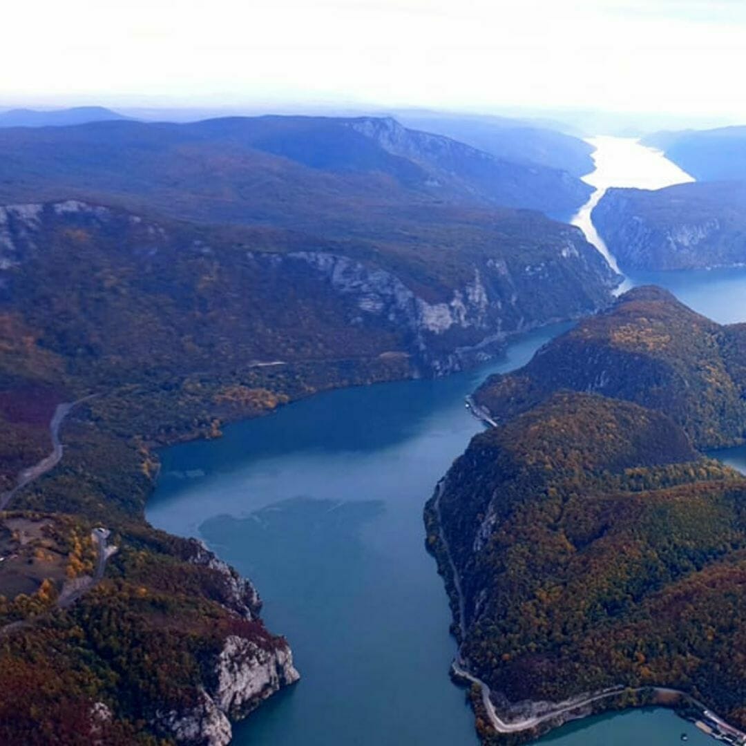 Presentation flight by plane - Danube, Simian island and the city of Drobeta
